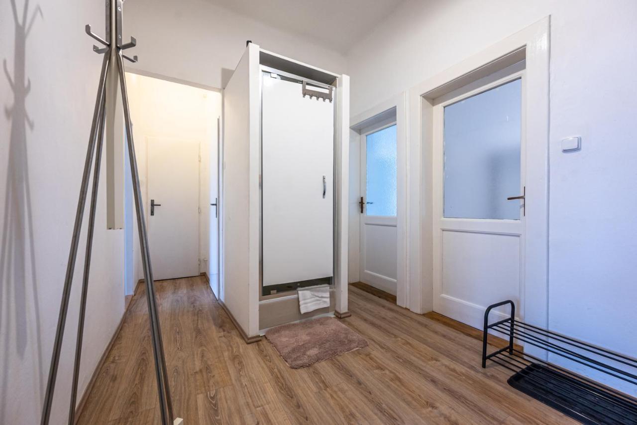 Apartments Safarikova 18 Prague Ngoại thất bức ảnh