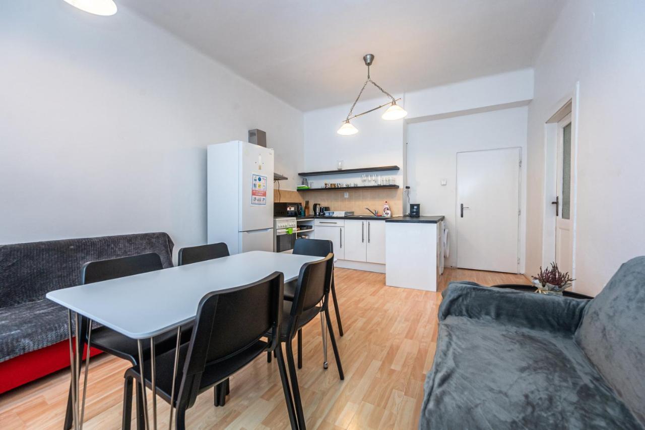Apartments Safarikova 18 Prague Ngoại thất bức ảnh