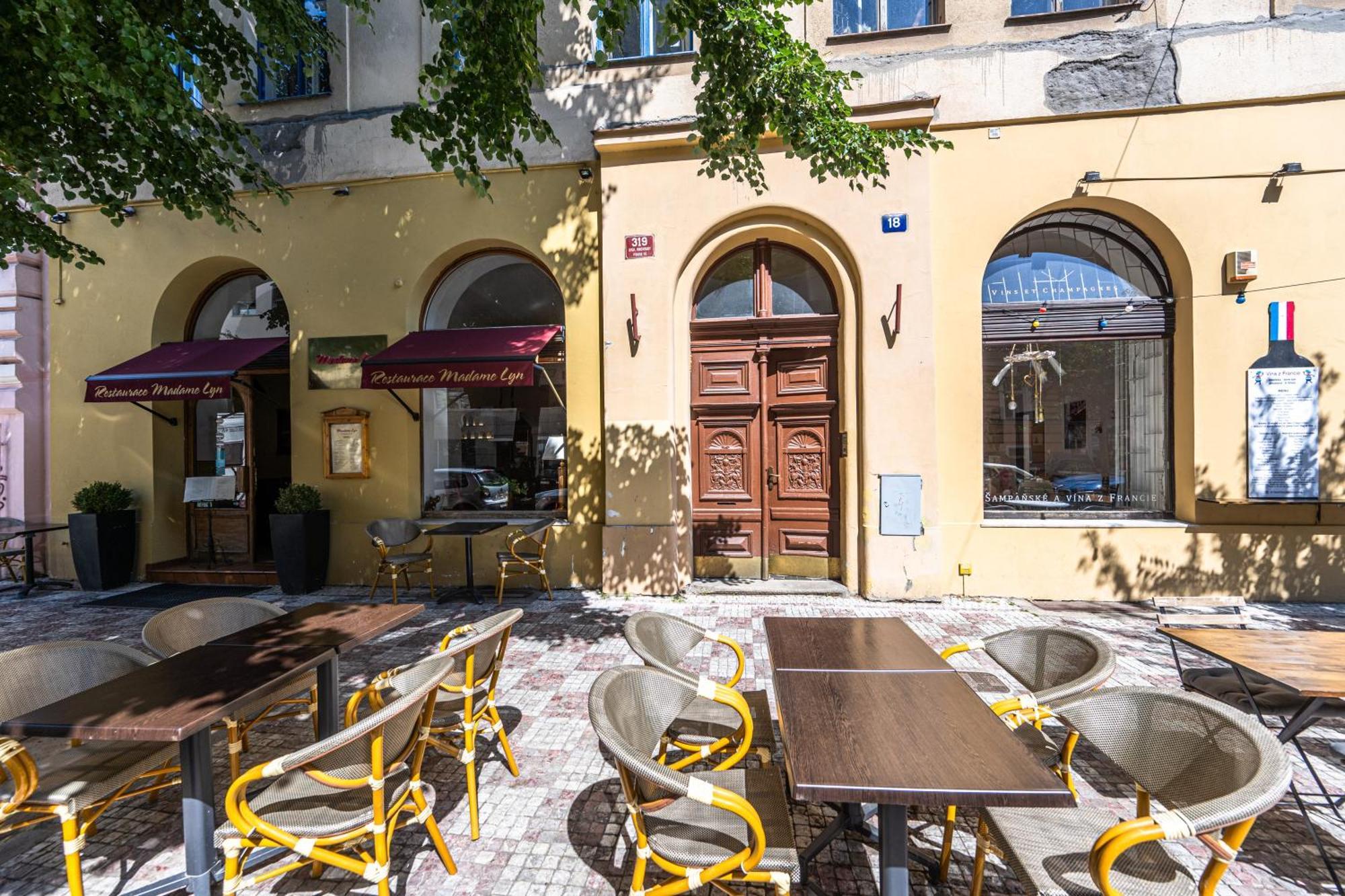 Apartments Safarikova 18 Prague Ngoại thất bức ảnh